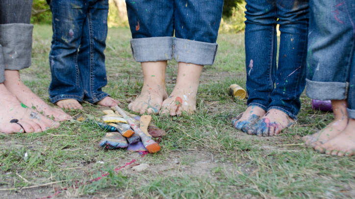 Familie bunte Füße