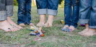 Familie bunte Füße